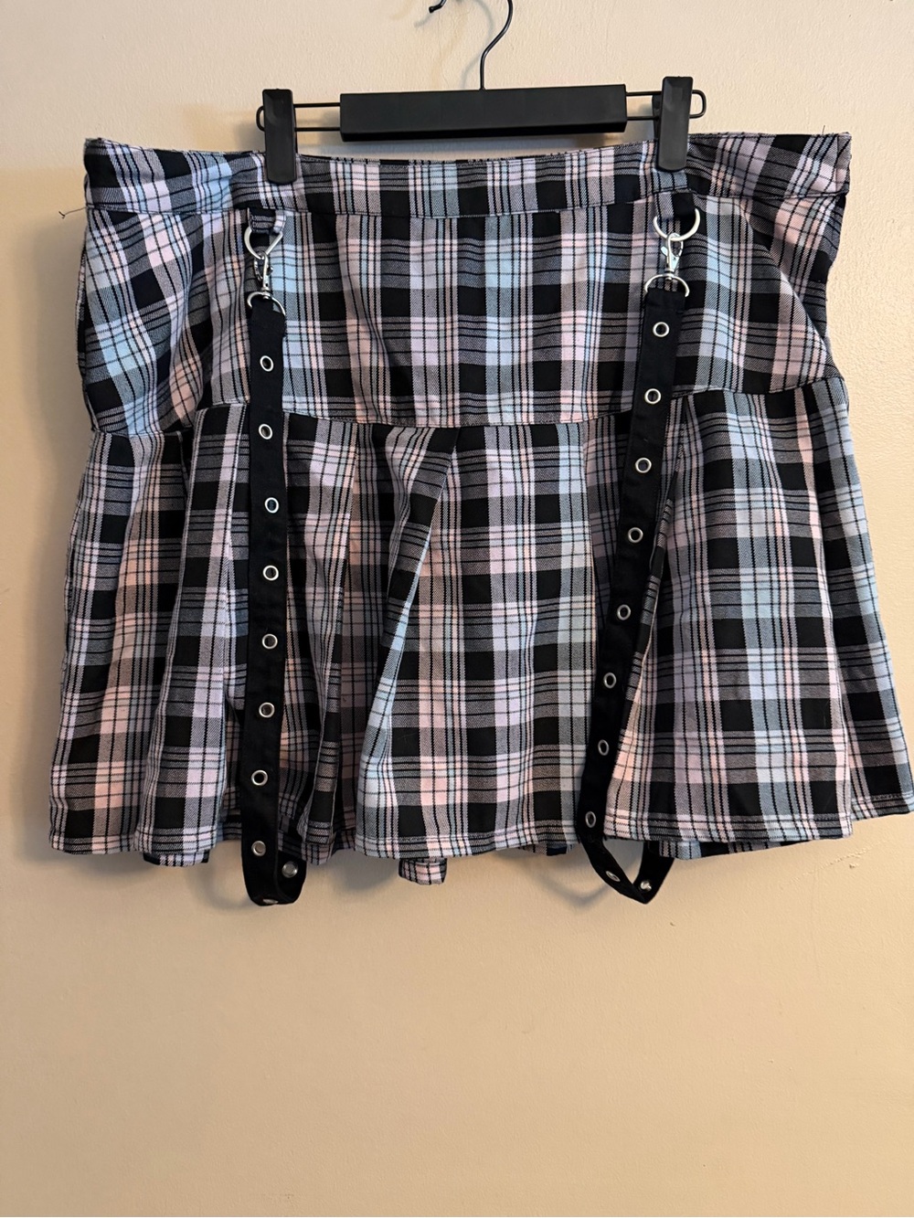 Hot Topic Black & Light Pink Plaid Pleated Mini Skirt